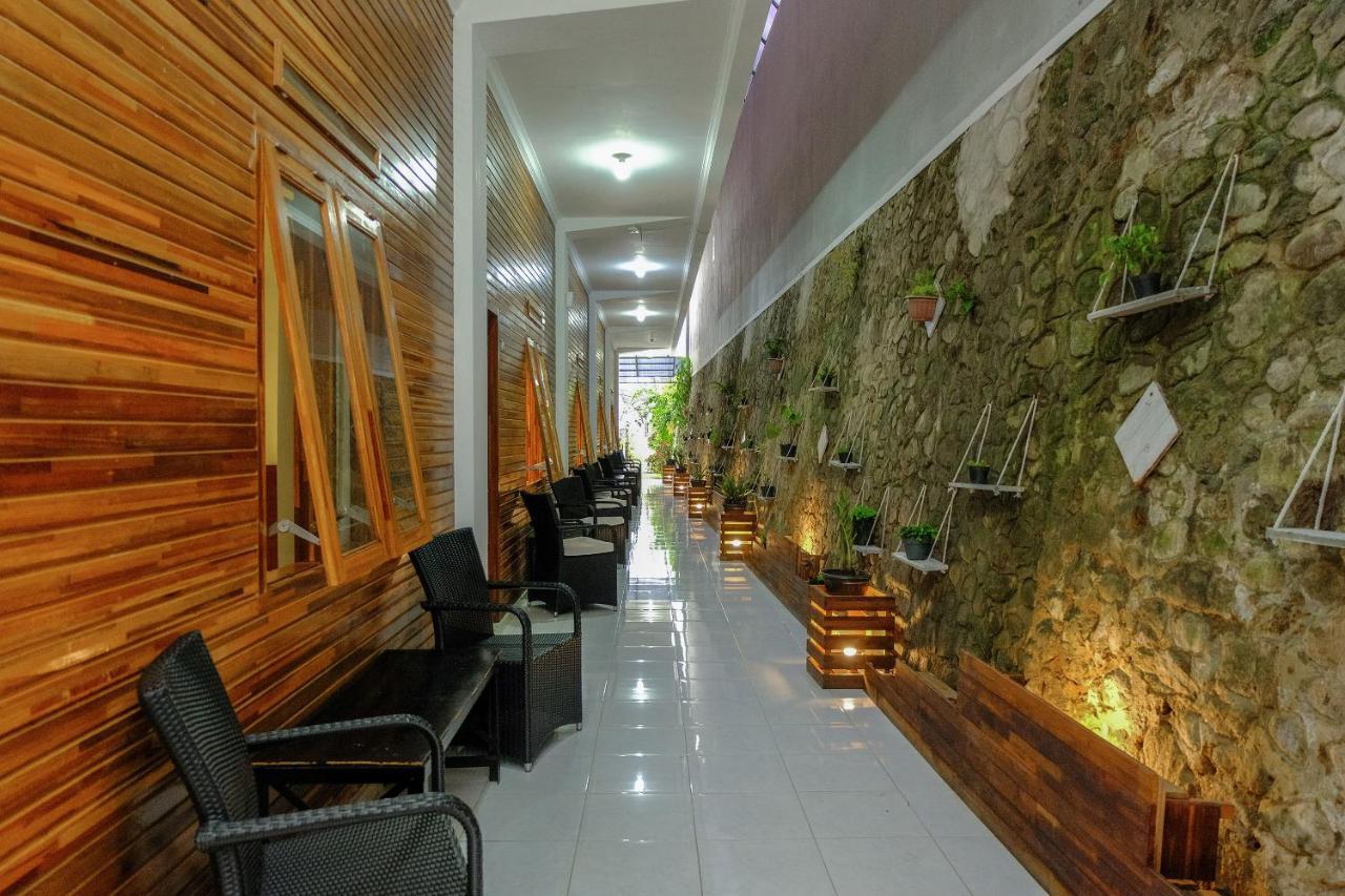 Oyo 446 Hotel Kawi Surapatha Маланг Екстериор снимка